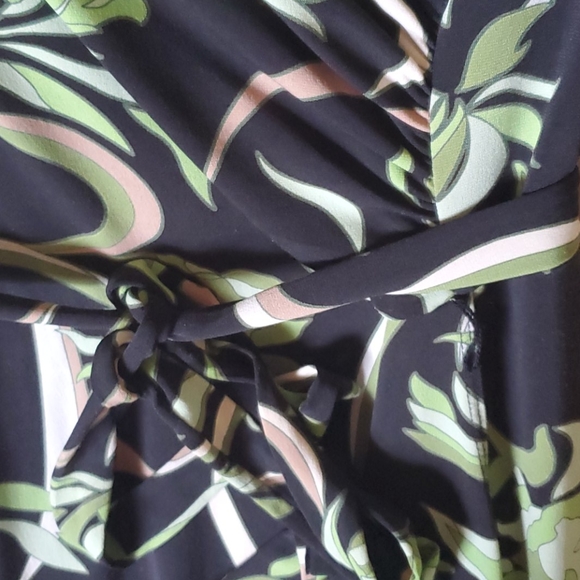 Max and Cleo dress - Picture 3 of 5